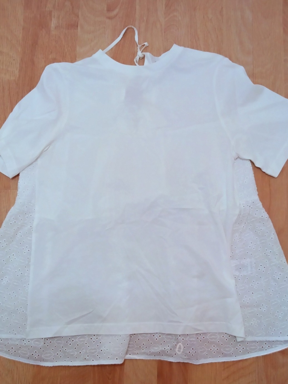 Markus Lupfer Top Size M White Short Sleeve Tee with Eyelet Back